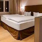 رومانتيك يوغنشتيلهوتيل بلفيو 4*