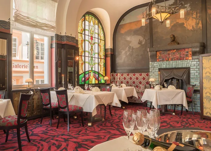 מלון Romantik Jugendstilhotel Bellevue